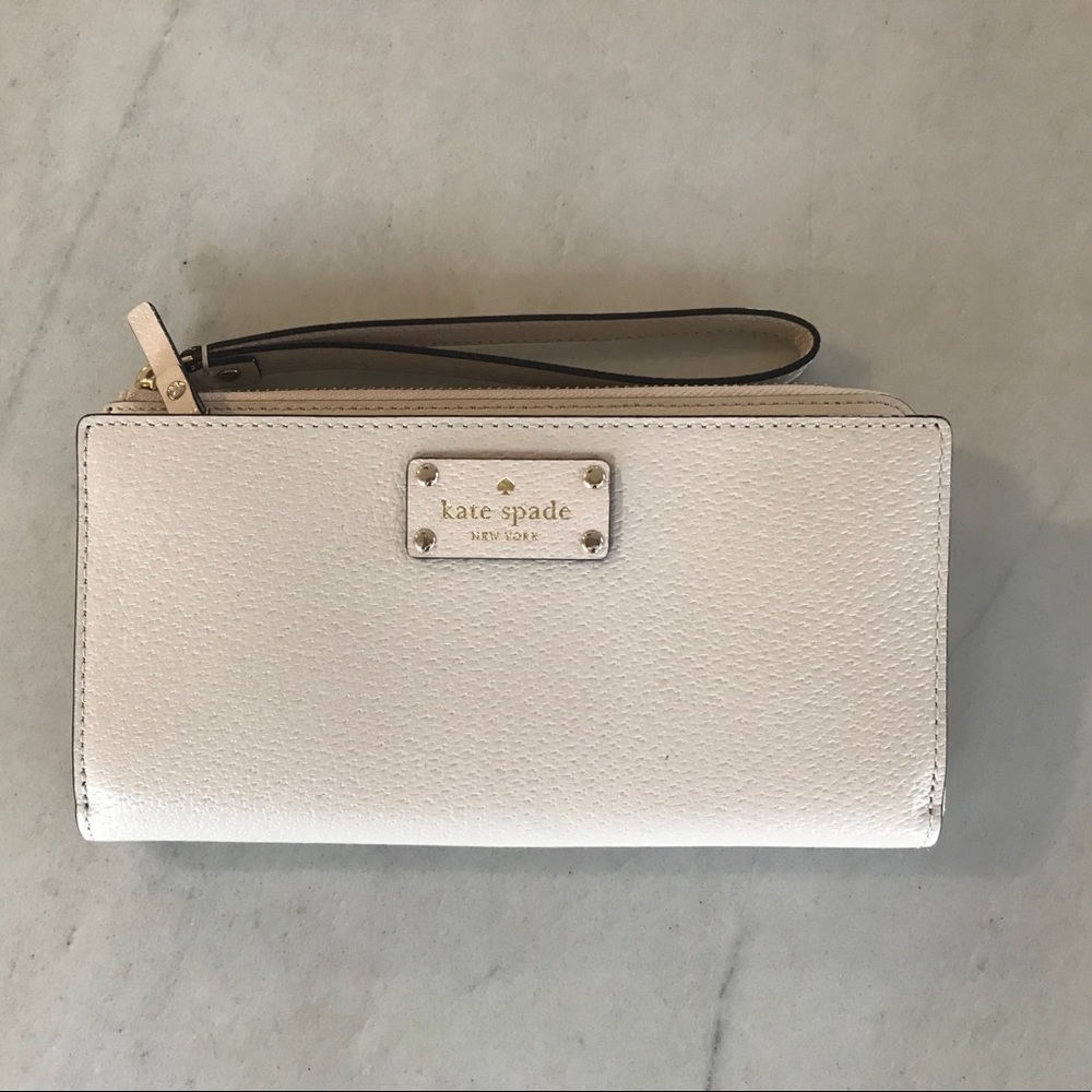 Kate Spade New York leather wristlet